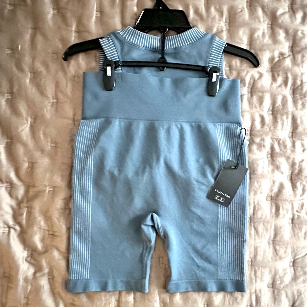 Bailey 44 Sport Blue Workout Yoga Set Size Large
NWT - Picture 12 of 12